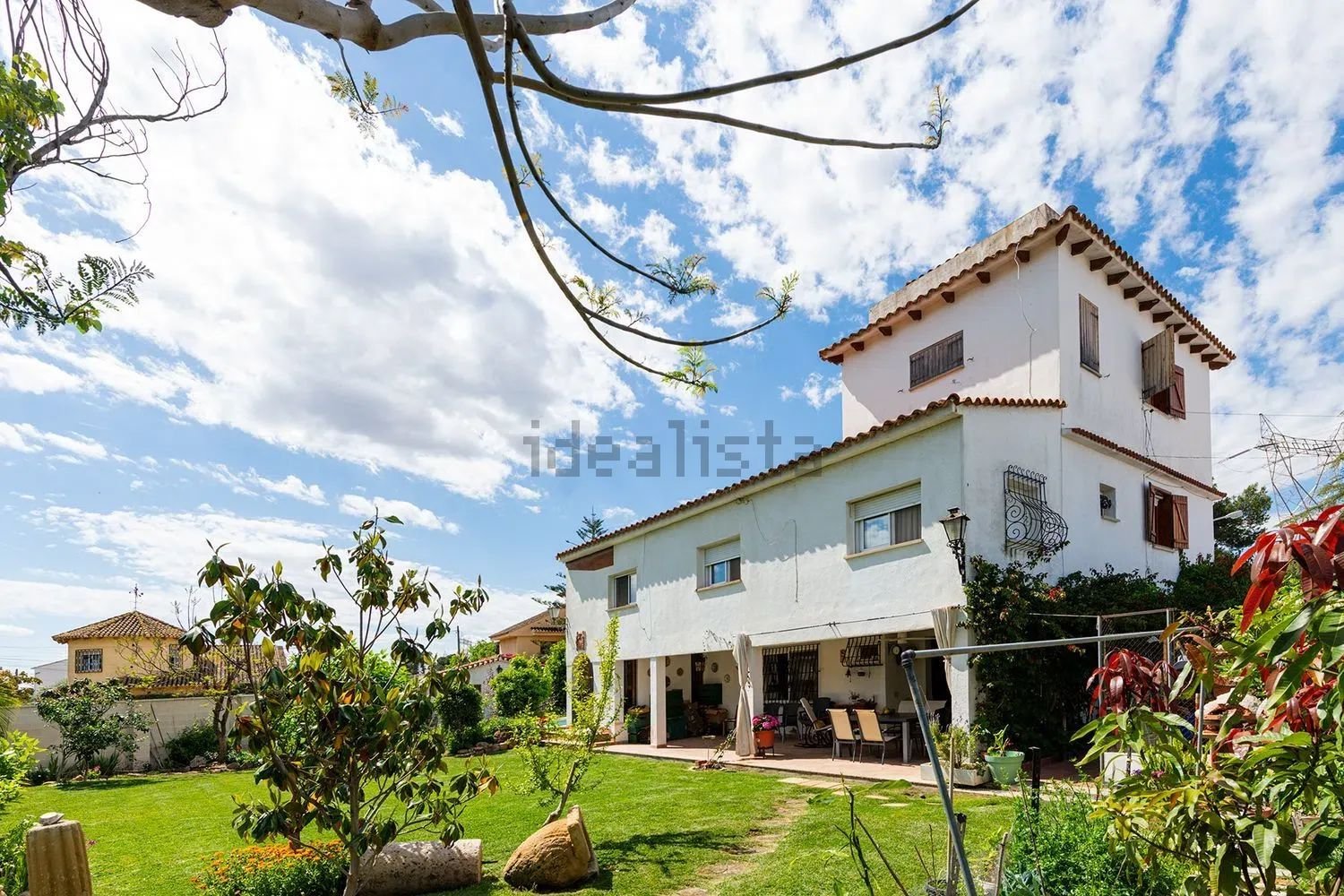 Villa La Torreta — vista desde el jardín